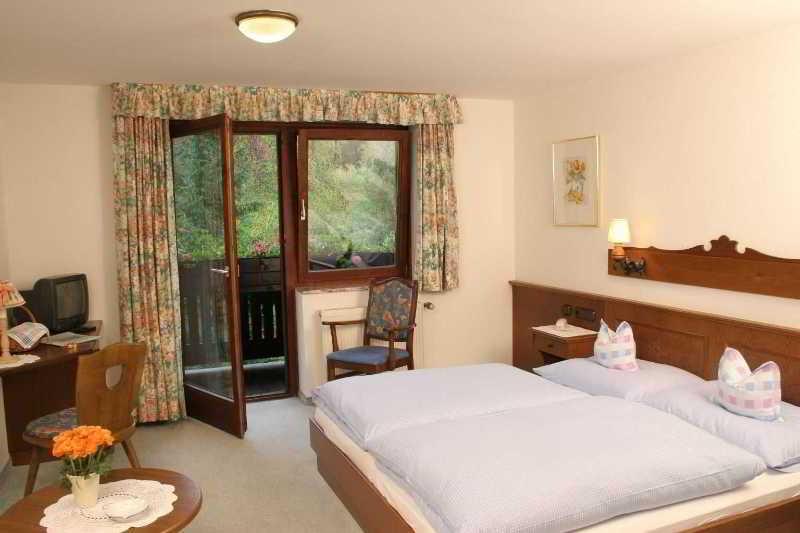 Pension Pinzgauer Hof Maria Alm am Steinernen Meer Exterior photo